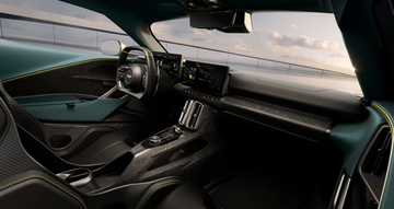 Comment utiliser Carplay dans la nouvelle Aston Martin  Valhalla?